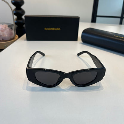 Balenciaga Rectangular Black Lens Sunglasses for Men & Women - 372351 - detail image 2