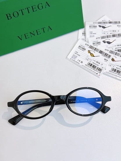 Bottega Veneta BV1388S Fashion Black Lens Sunglasses for Men & Women - detail image 8