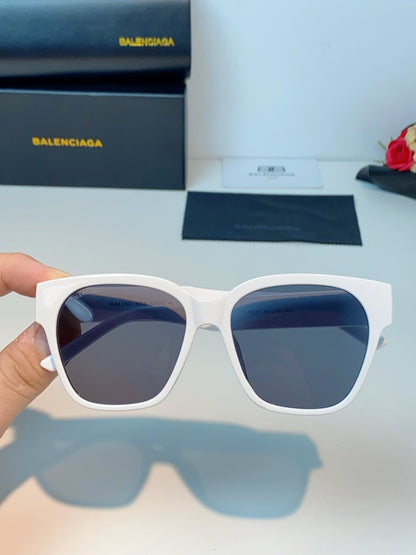Balenciaga Cat-Eye Gray Lens Sunglasses for Men & Women - detail image 4