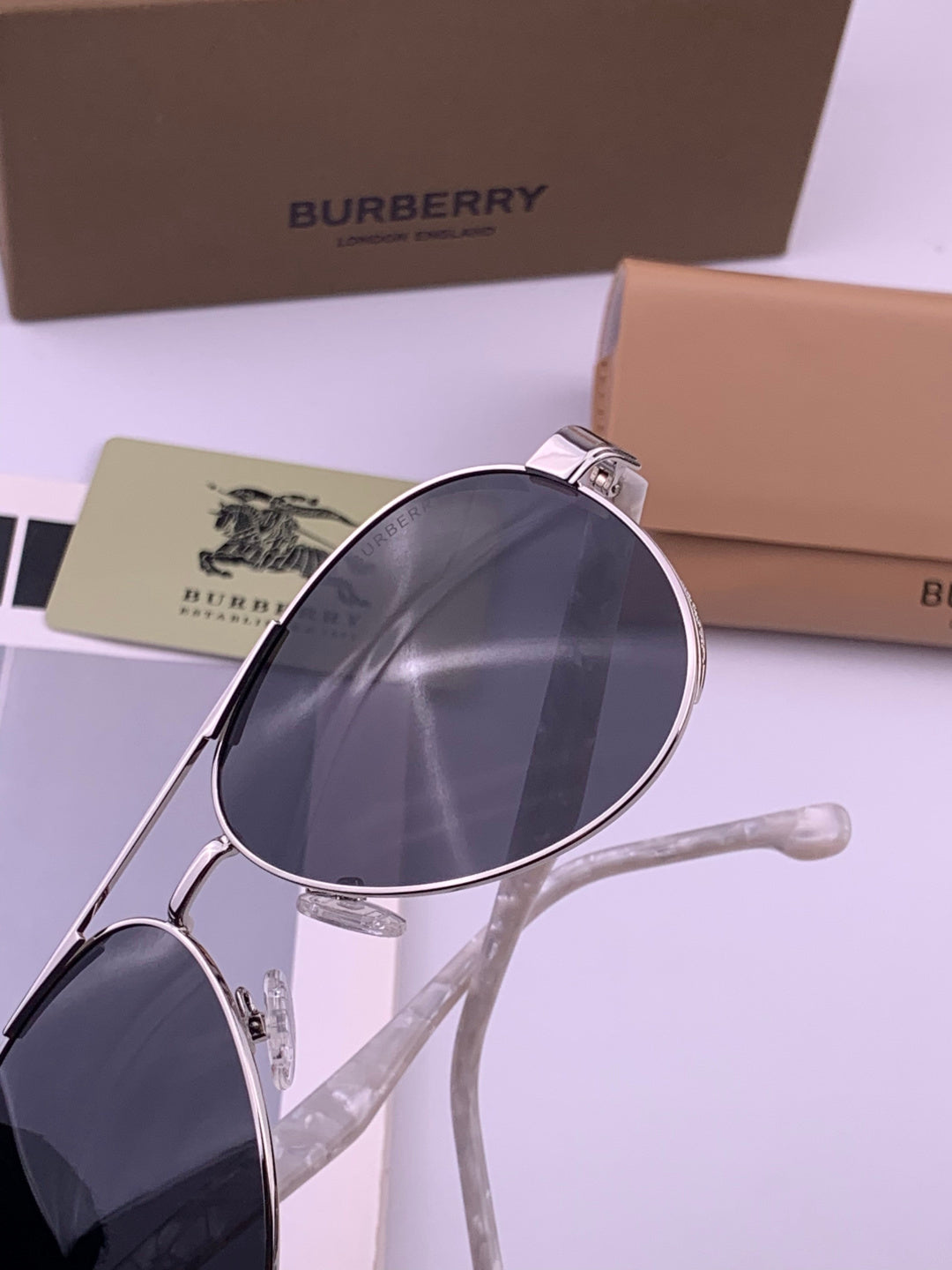 Burberry B880667 Aviator Gold Lens Sunglasses for Men - 416042 - detail image 4