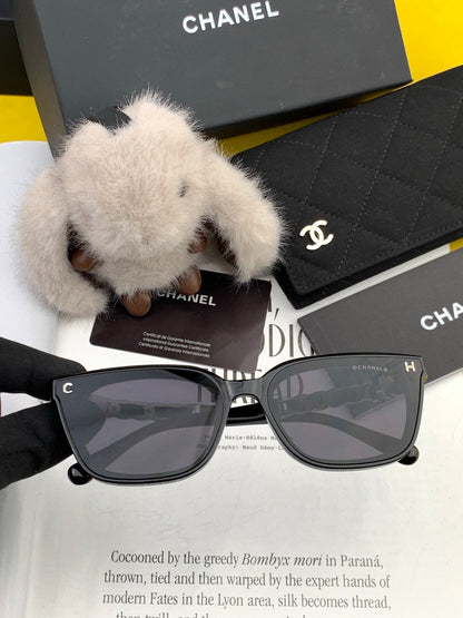 Chanel CH0303 Fashion Black Lens Sunglasses for Men & Women - detail image 2