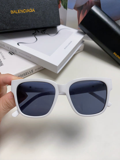 Balenciaga Fashion Black Lens Sunglasses for Men & Women - 382925 - detail image 2