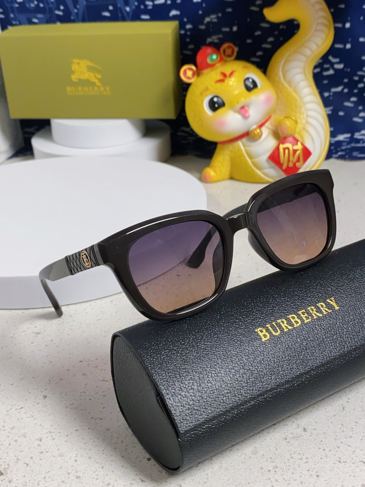Burberry Polarized Fashion Silver Lens Sunglasses for Men & Women - 399109 - detail image 9