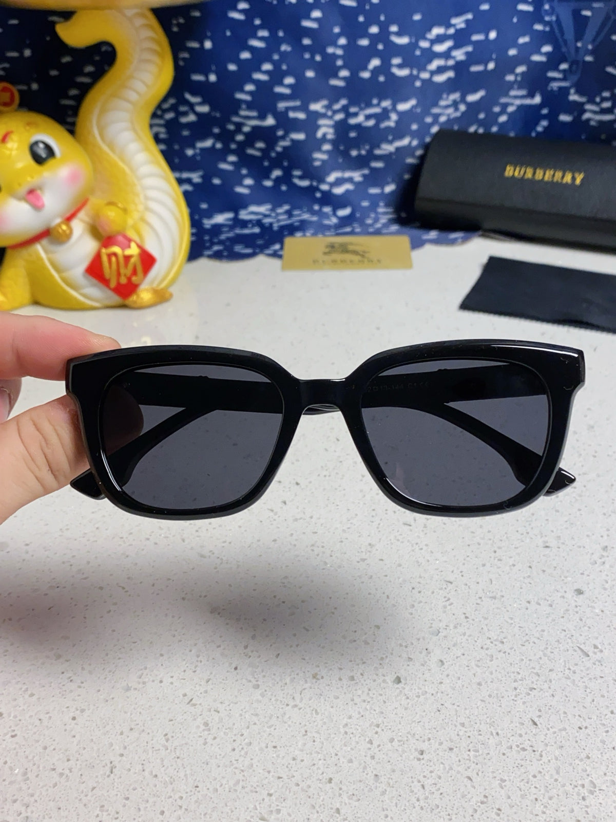 Burberry Polarized Fashion Silver Lens Sunglasses for Men & Women - detail image 4