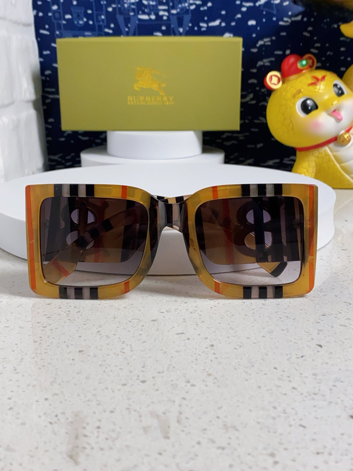 Burberry Oversized Brown Lens Sunglasses for Men & Women - 416027 - detail image 7