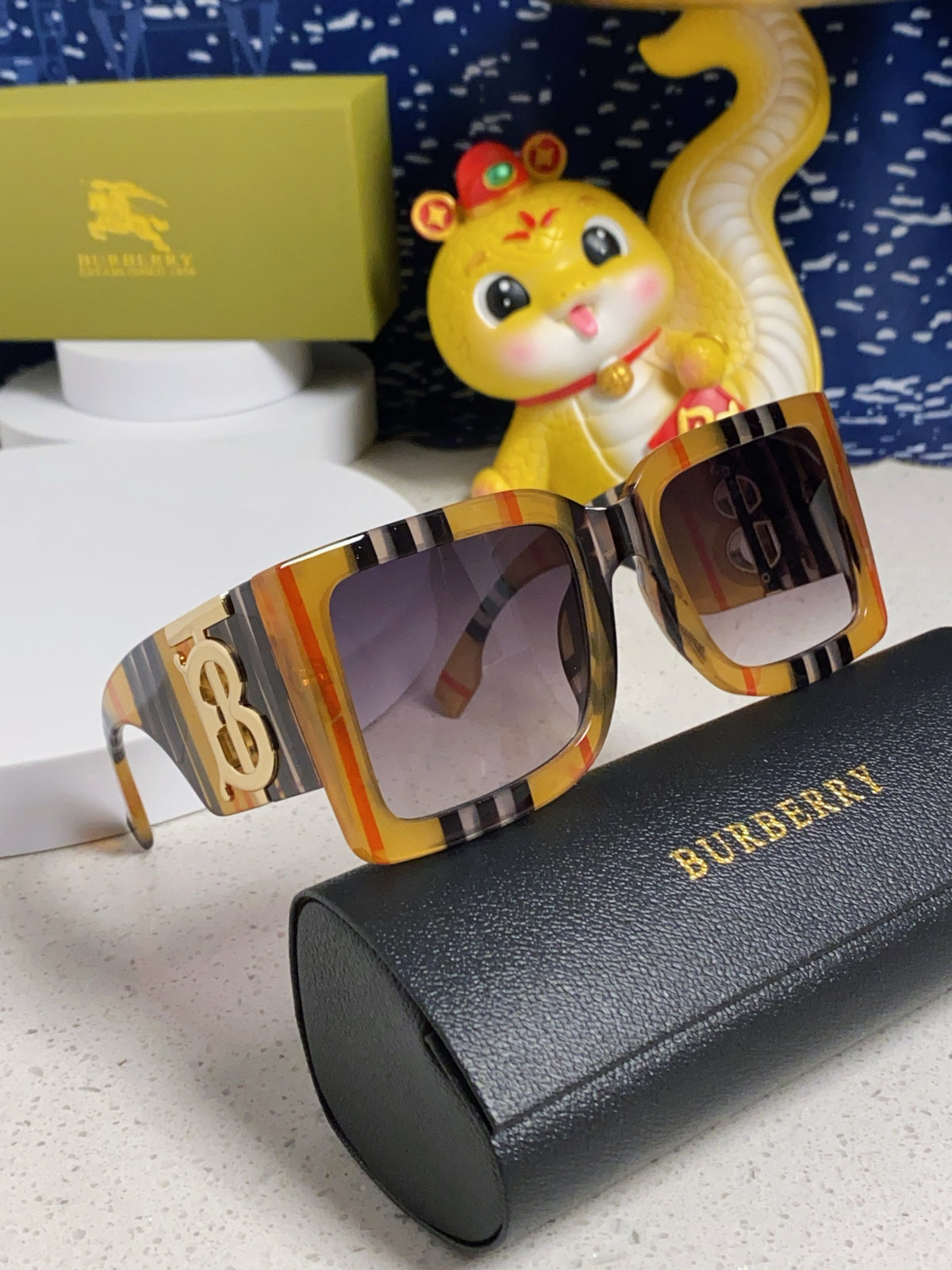 Burberry Oversized Brown Lens Sunglasses for Men & Women - 449577 - detail image 8