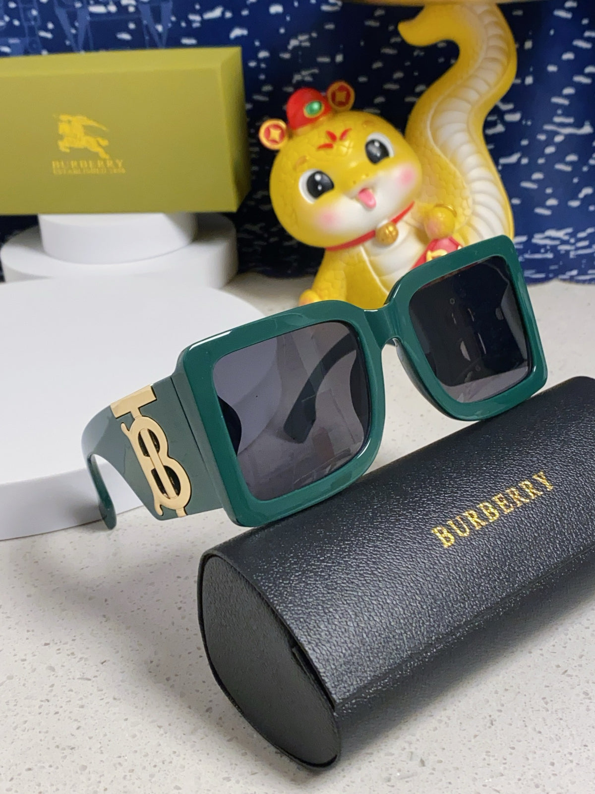 Burberry Oversized Blue Lens Sunglasses for Men & Women - 449578 - detail image 8