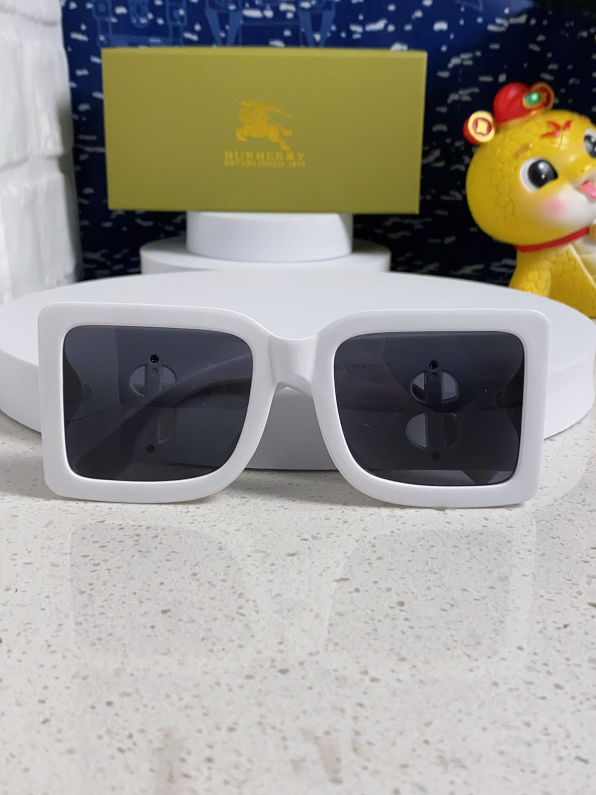 Burberry Oversized Silver Lens Sunglasses for Men & Women - detail image 7