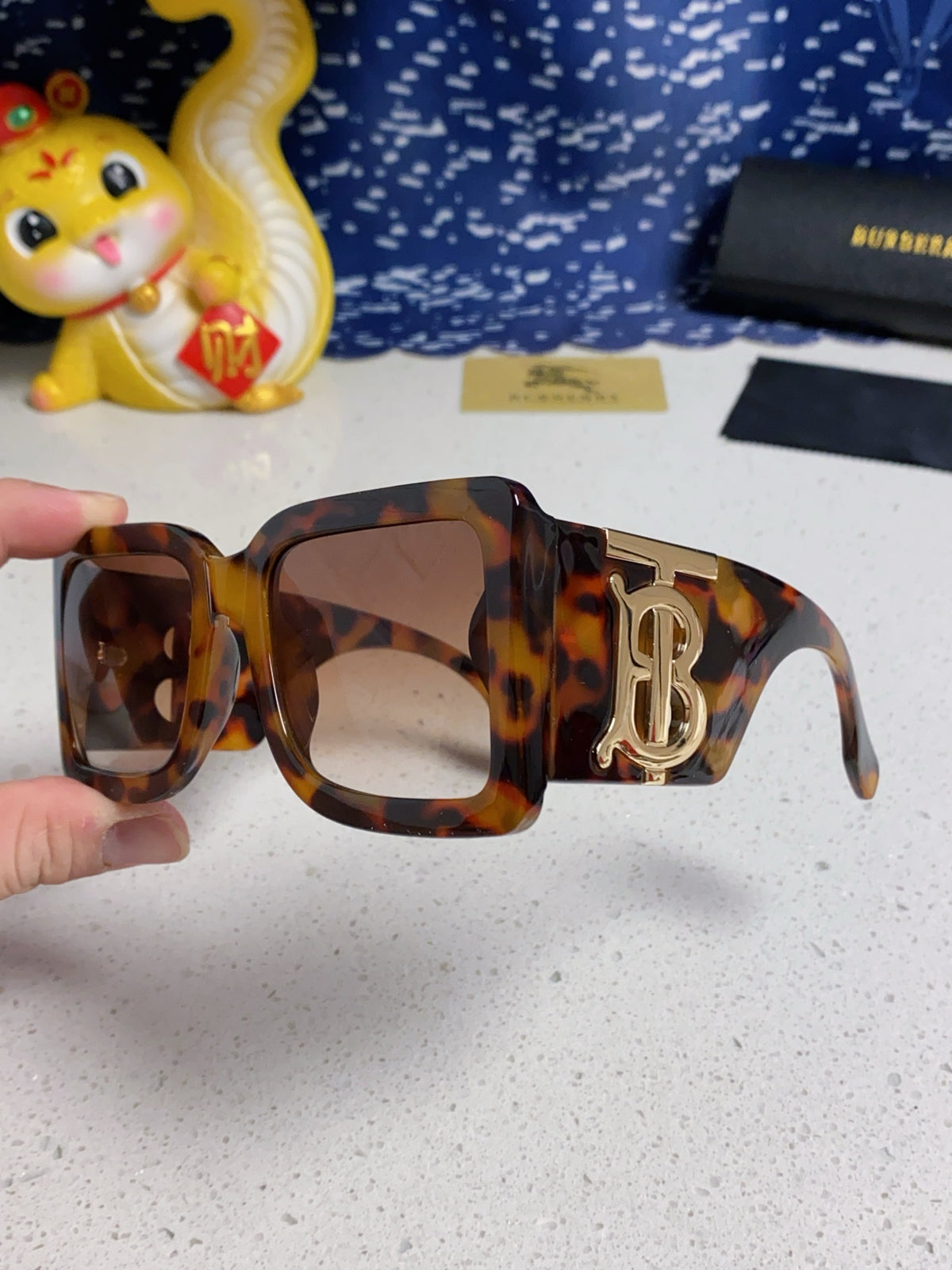 Burberry Oversized Brown Lens Sunglasses for Men & Women - 449582 - detail image 7