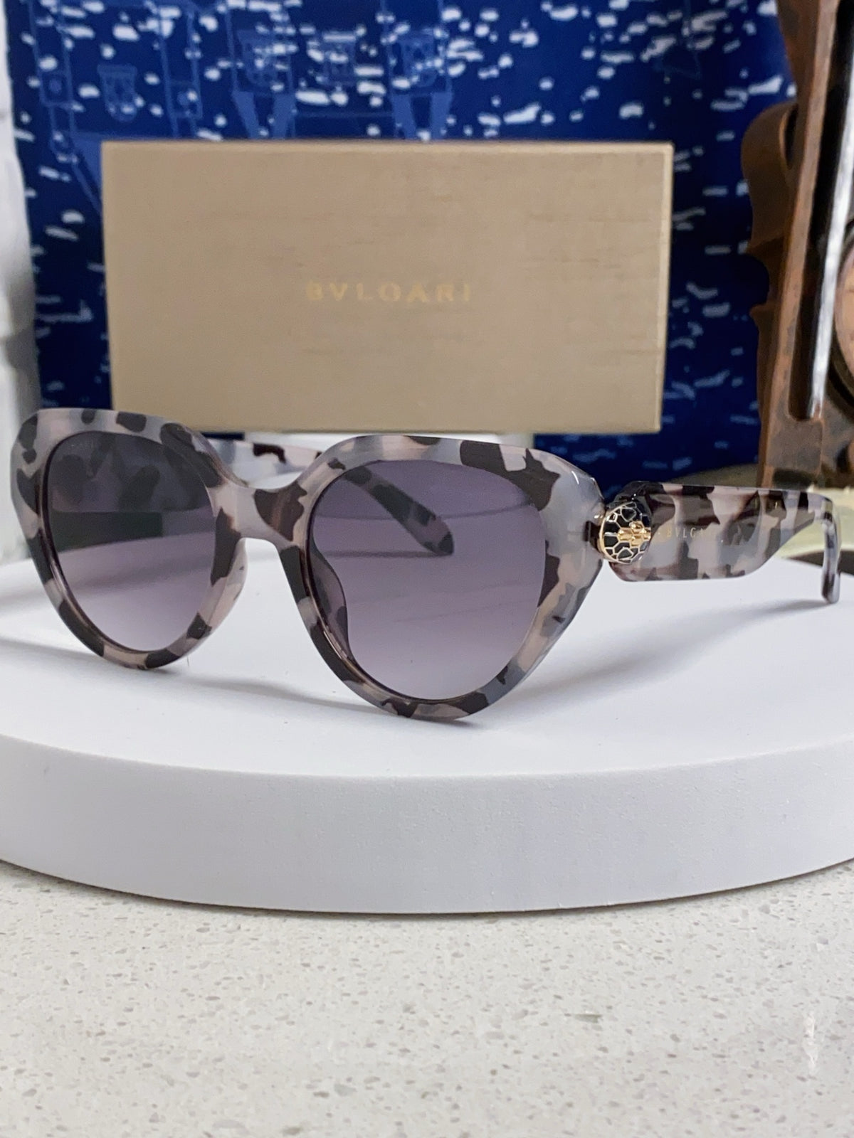 Bottega Veneta Metal Round Gray Lens Sunglasses for Men & Women - 487967