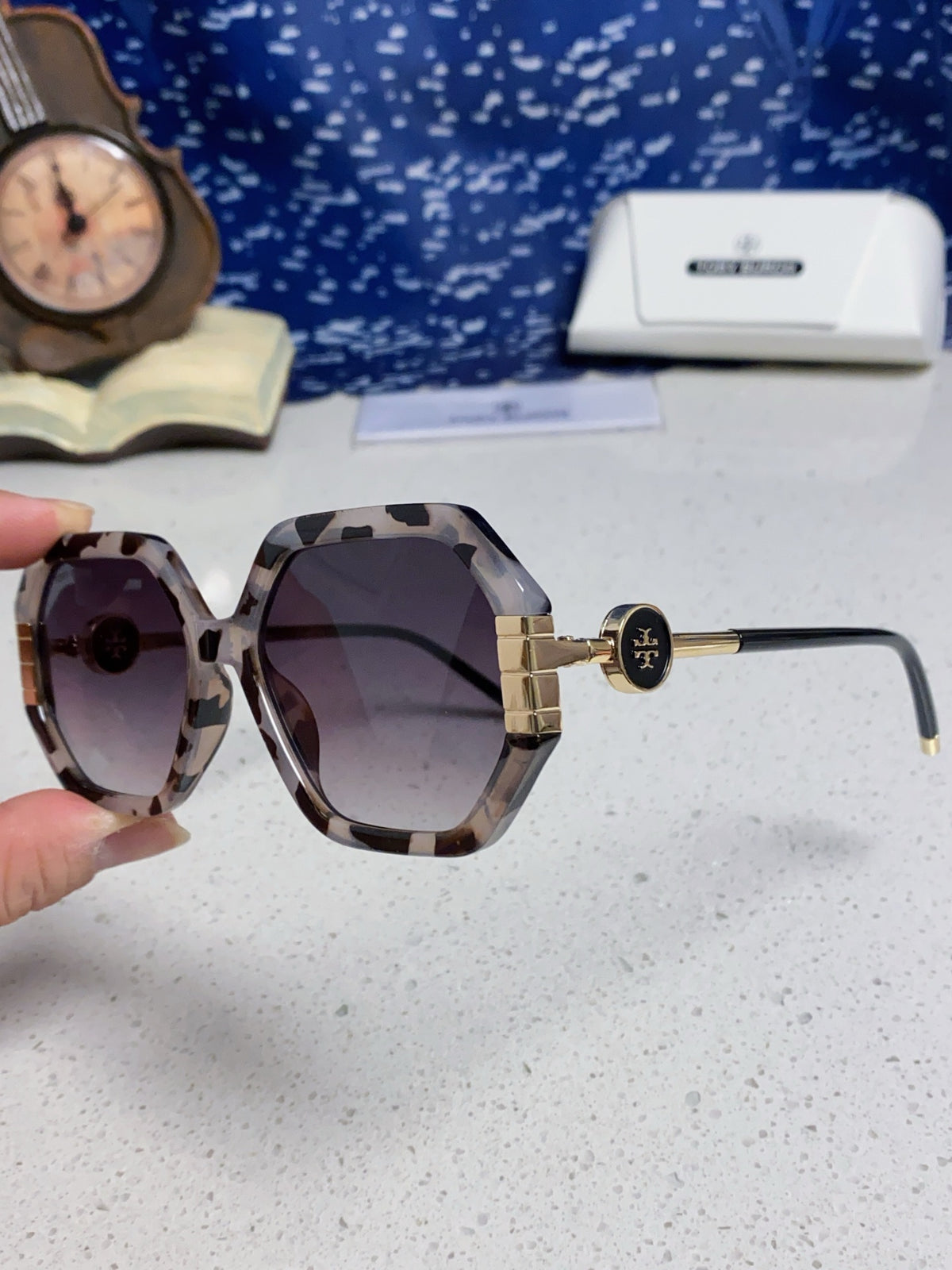 Burberry Fashion Gray Lens Sunglasses for Men & Women - 358587 - detail image 6
