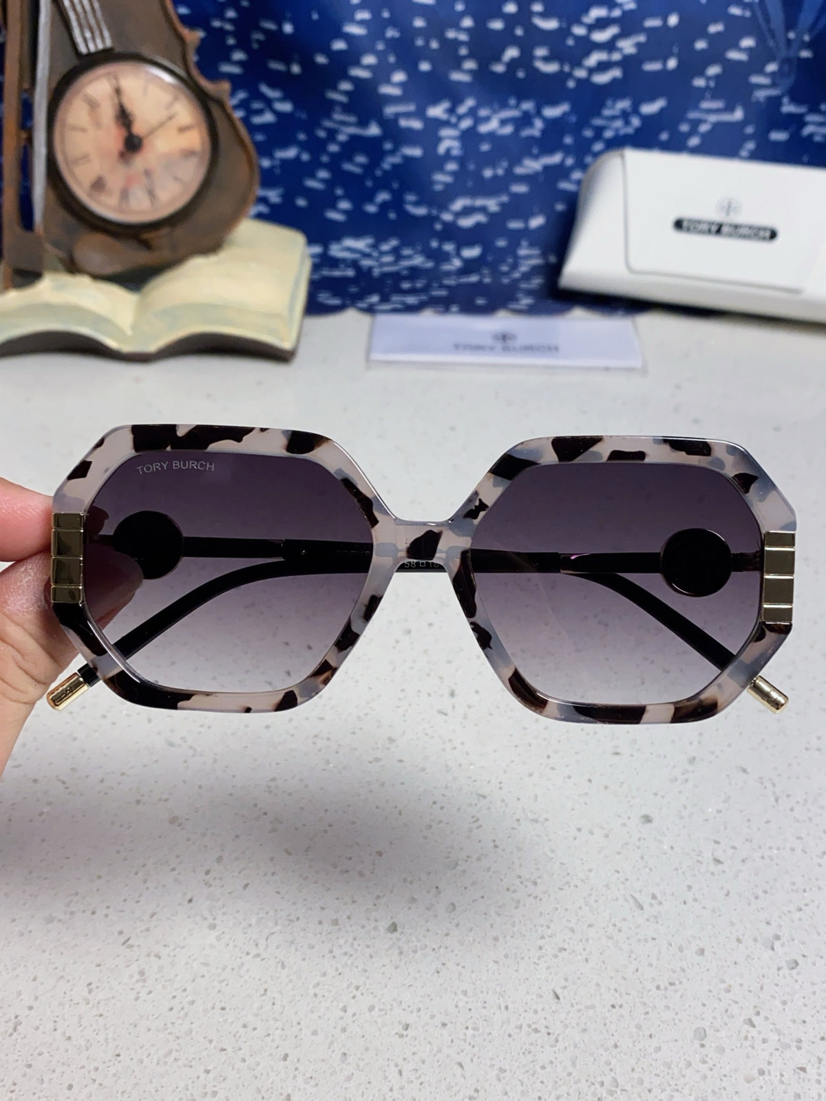 Burberry Fashion Gray Lens Sunglasses for Men & Women - 358587 - detail image 4