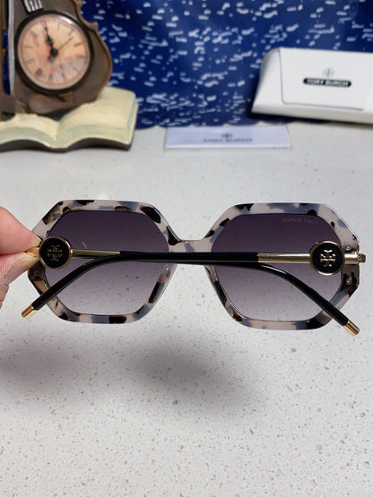 Burberry Fashion Gray Lens Sunglasses for Men & Women - 358587 - detail image 5