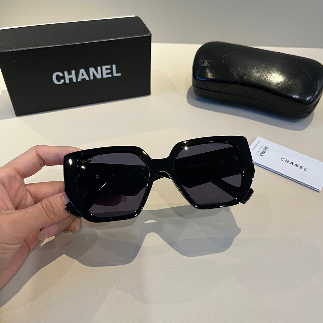 Chanel Fashion Black Lens Sunglasses for Men & Women - 493549 - detail image 9