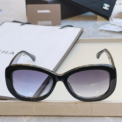 Chanel CH5468-B-A Fashion Silver Lens Sunglasses for Men & Women - detail image 4